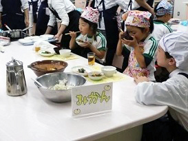 子ども料理教室の様子