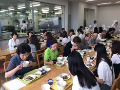 栄養指導と試食会の様子3