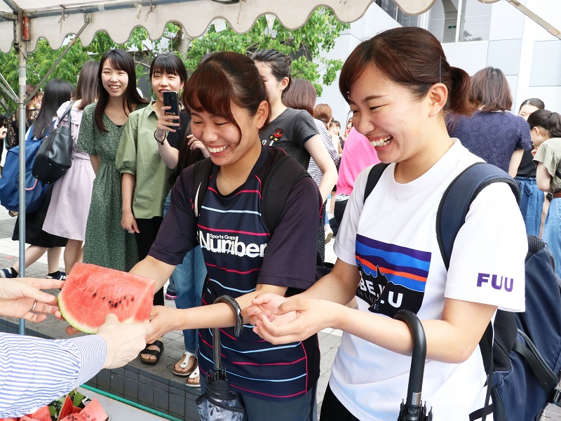 すいか祭りの様子2