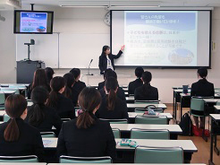 自治体別教員採用試験説明会の様子