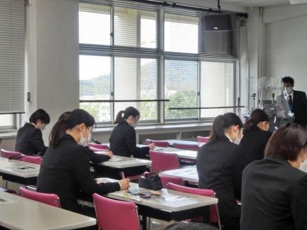 神女学内説明会の様子12