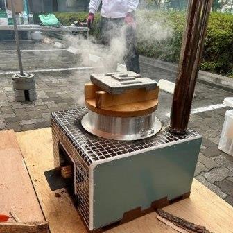 かまど炊飯の様子5